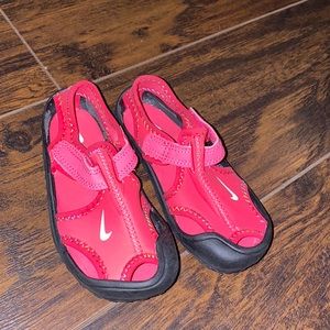 Toddler Nike sandal size 8C